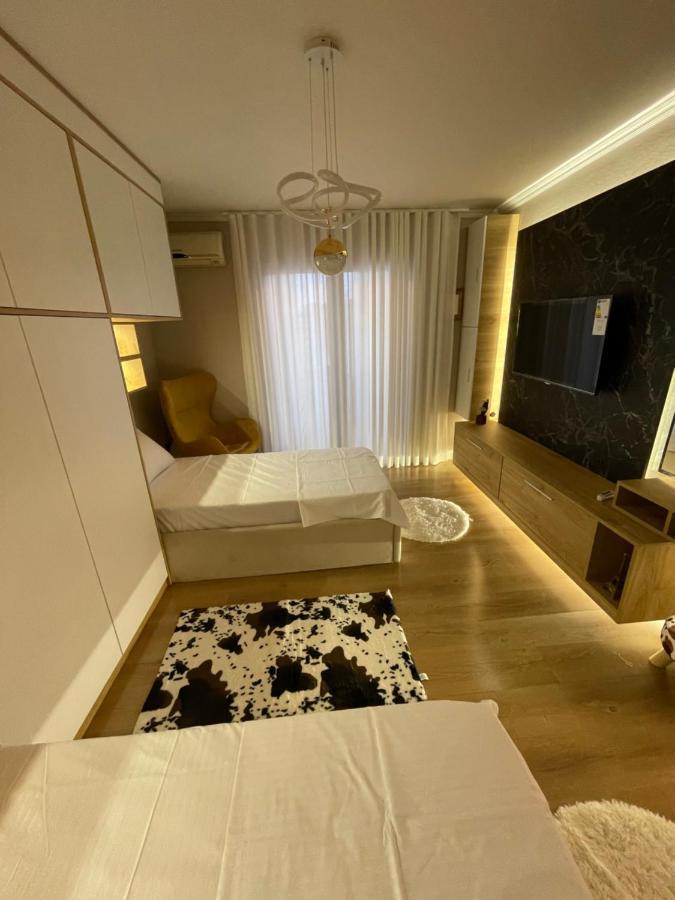 Superior 2Br Apartment Тирана Екстер'єр фото