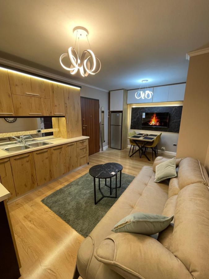 Superior 2Br Apartment Тирана Екстер'єр фото